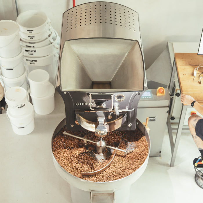 How does a coffee roasting machine work?