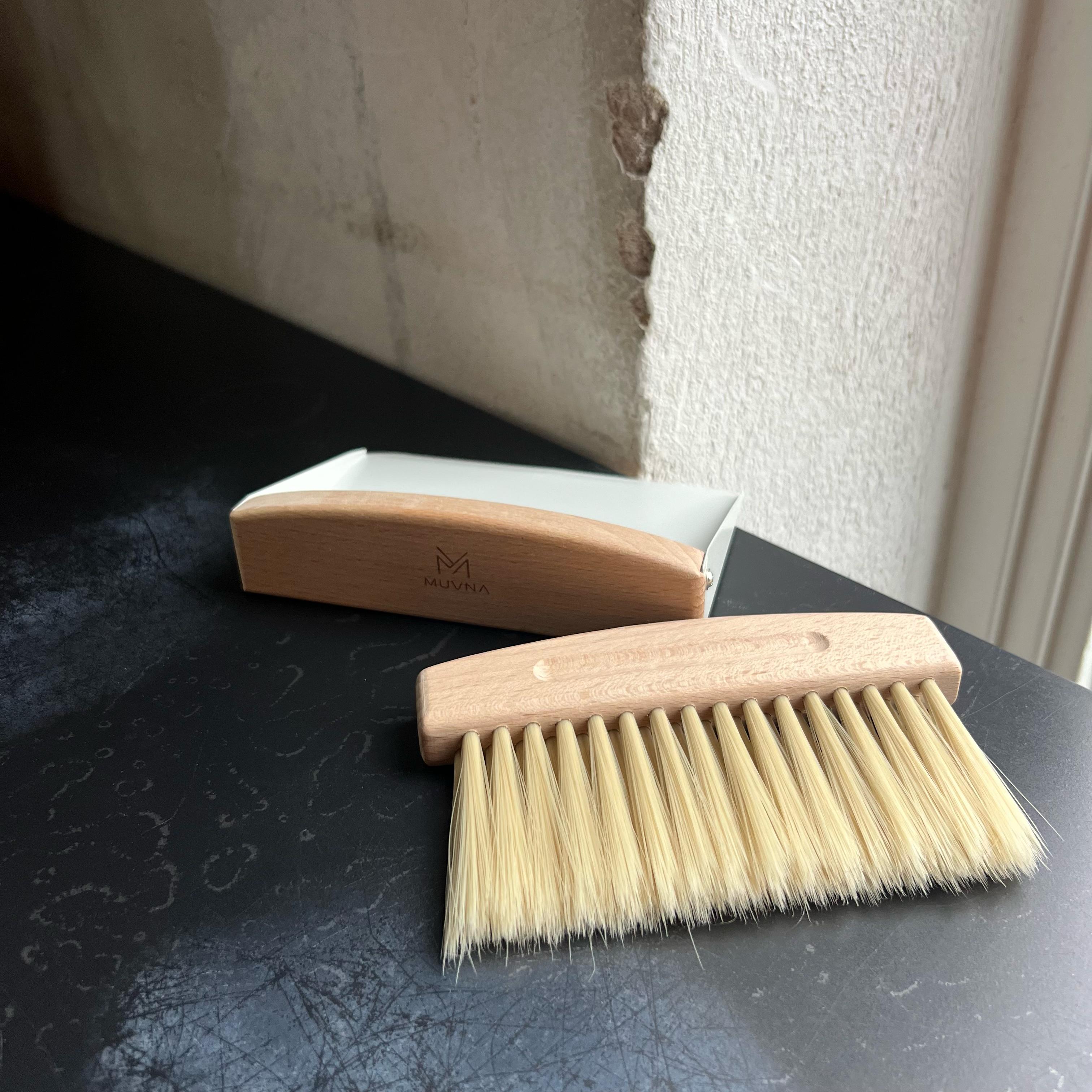 Muvna Countertop Brush
